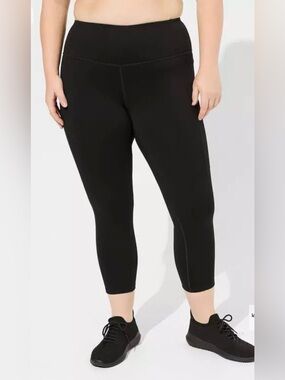 Torrid Active Black Leggings Size 3 High Rise Cropped